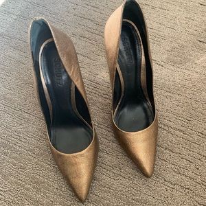 Schutz gold pumps, size 8